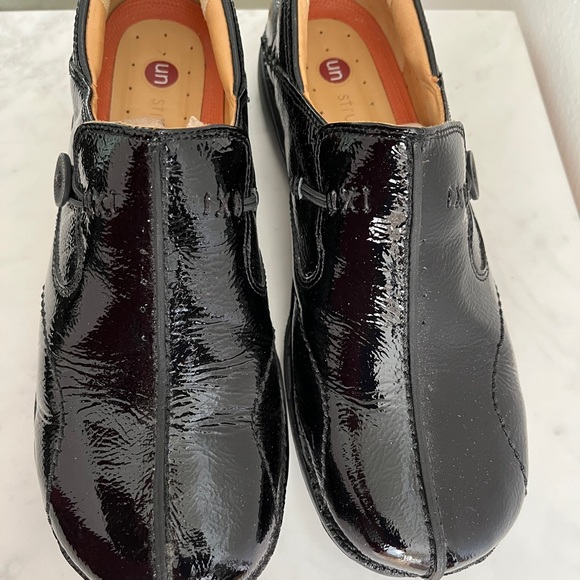 Clarks Unstructured Black Patent Leather Un Loop Clogs Slip-On Shoes 8.5 N - Picture 5 of 11